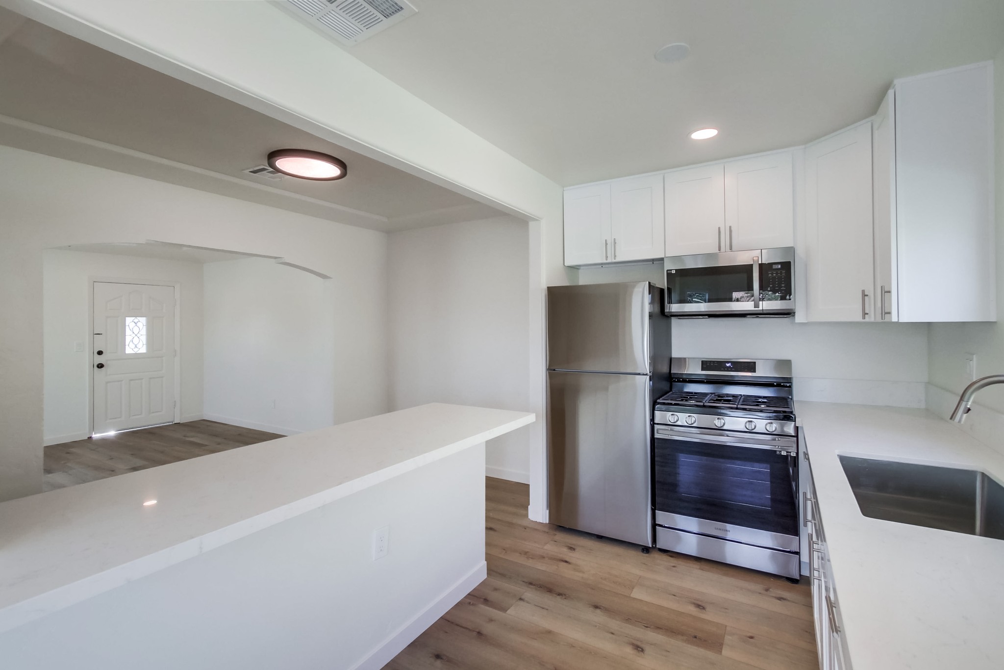 Virtual tour photo 6 of 43 for 4132 Division St