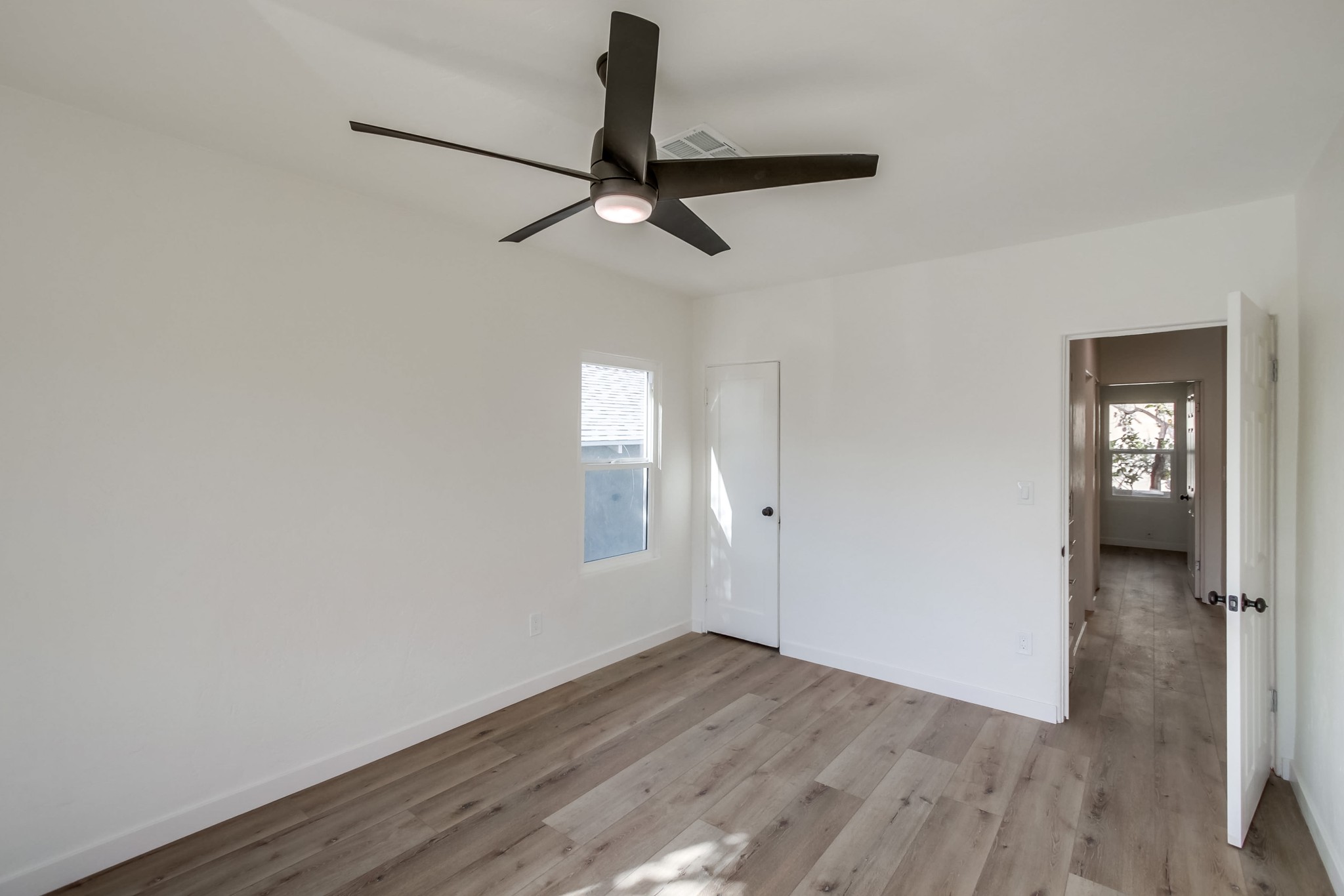 Virtual tour photo 20 of 43 for 4132 Division St