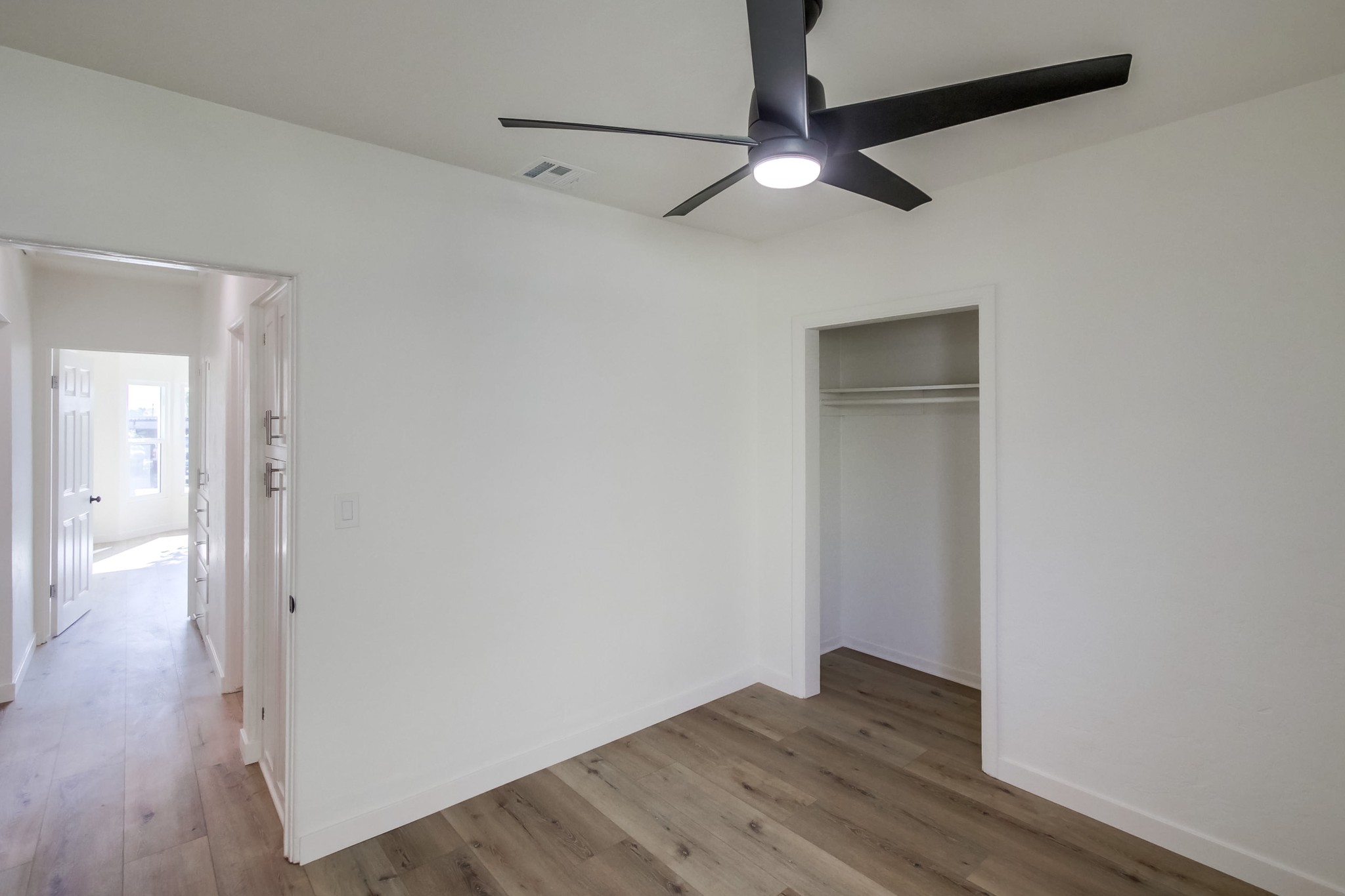 Virtual tour photo 23 of 43 for 4132 Division St