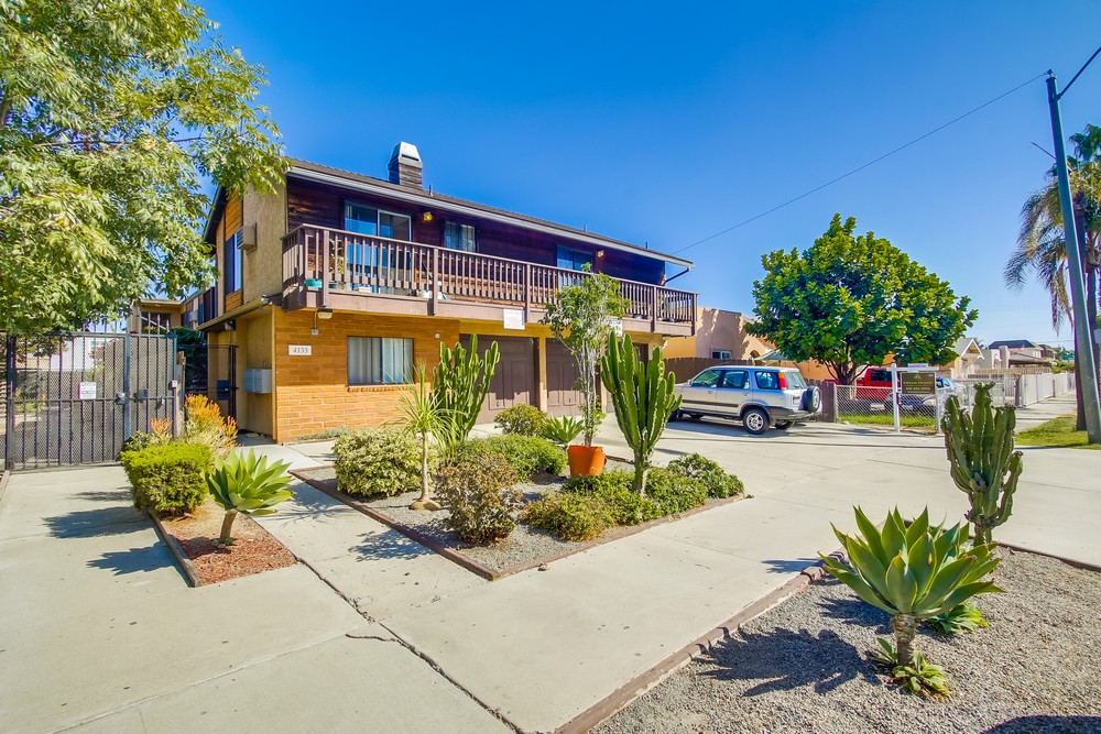 Virtual tour photo 1 of 32 for 4133 42nd St #3