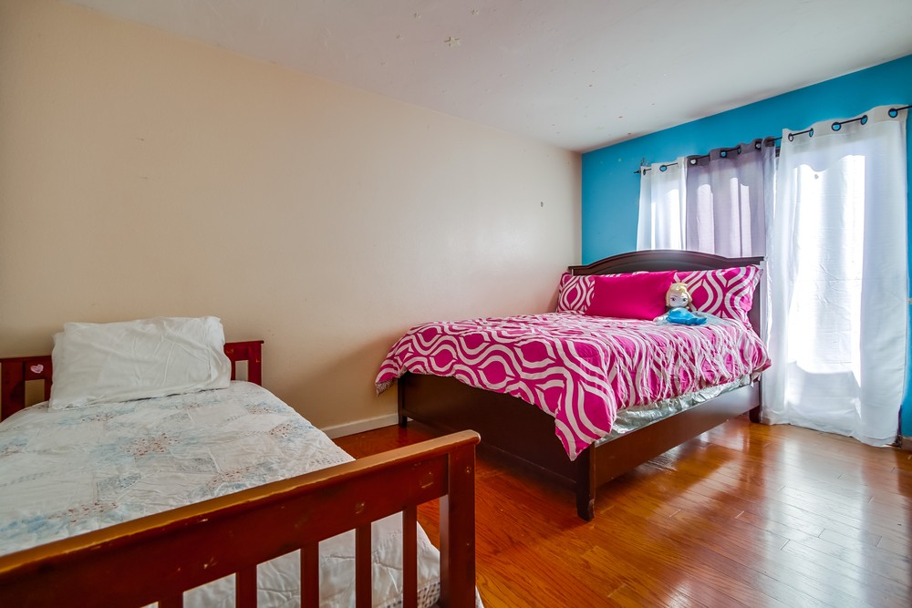 Virtual tour photo 26 of 32 for 4133 42nd St #3
