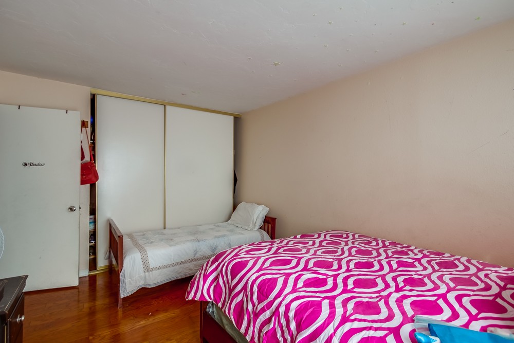 Virtual tour photo 28 of 32 for 4133 42nd St #3