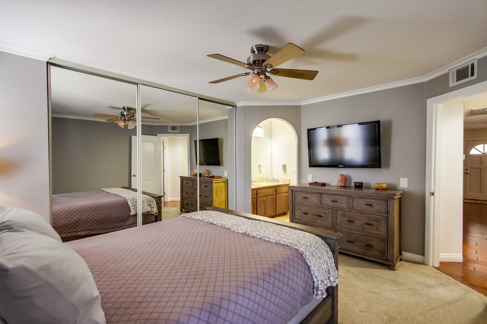 Virtual tour photo 33 of 54 for 4140 Hamilton St #3