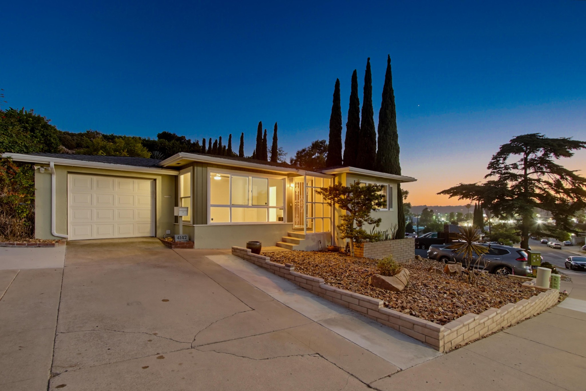 Virtual tour photo 3 of 59 for 4142 Vista Grande Dr