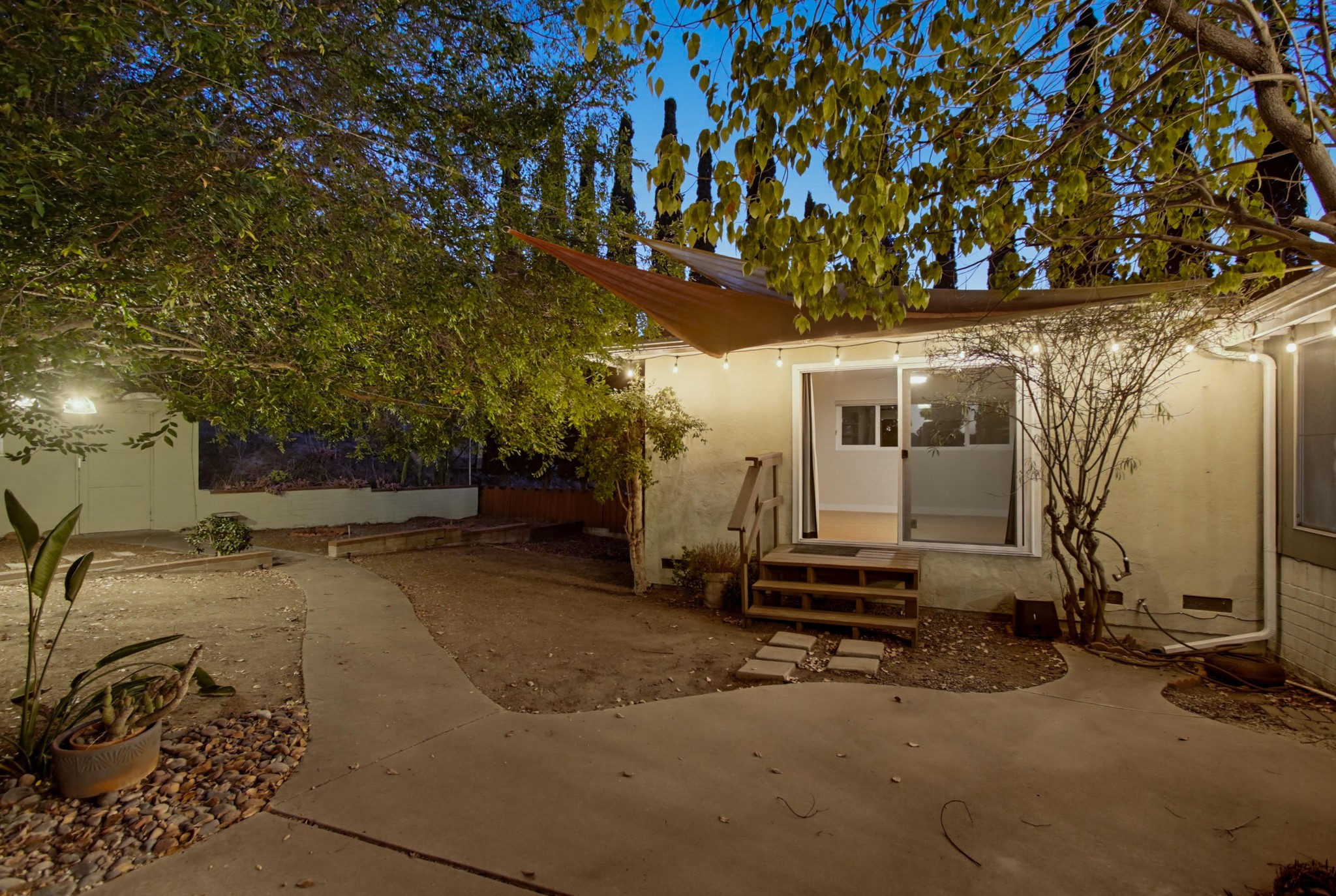 Virtual tour photo 7 of 59 for 4142 Vista Grande Dr