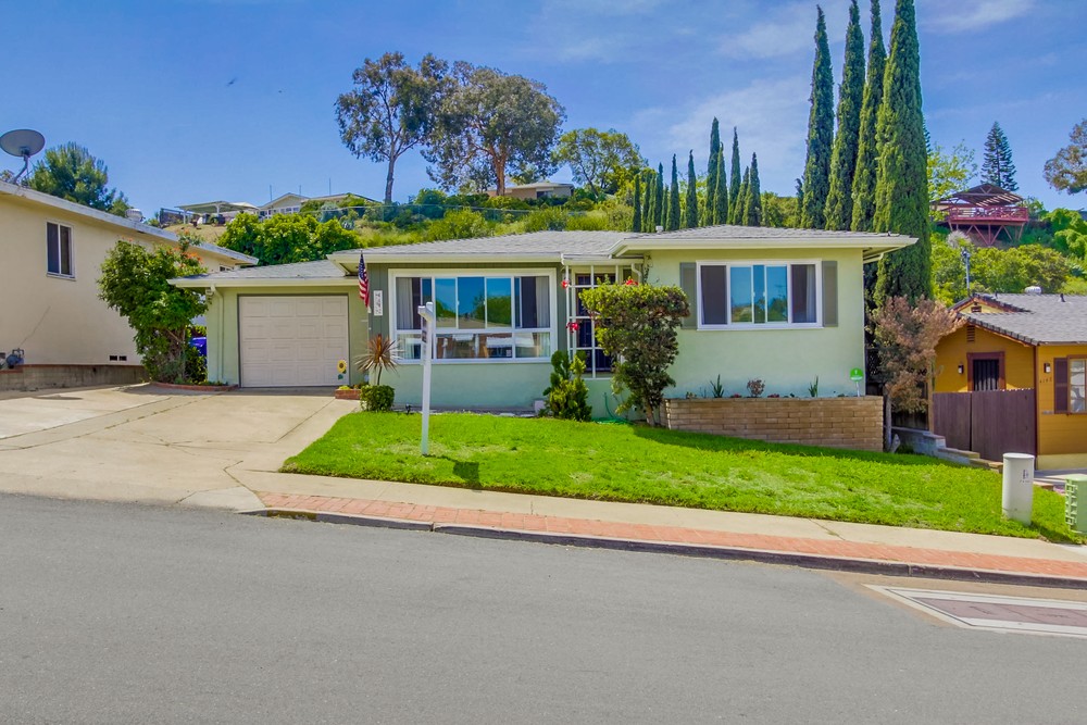 Virtual tour photo 3 of 38 for 4142 Vista Grande Dr