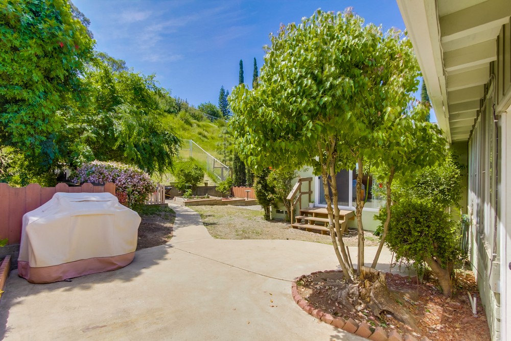 Virtual tour photo 31 of 38 for 4142 Vista Grande Dr