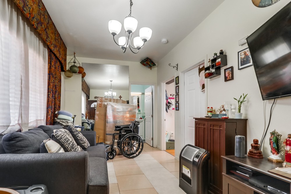 Virtual tour photo 34 of 50 for 4144 Delta St #46