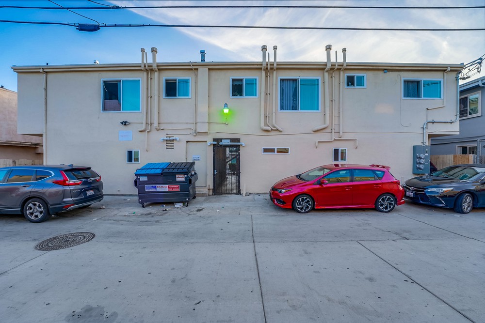 Virtual tour photo 5 of 68 for 4149 Central Ave