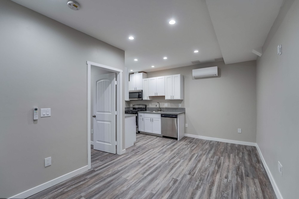 Virtual tour photo 8 of 68 for 4149 Central Ave