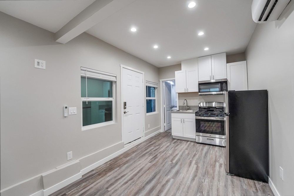 Virtual tour photo 31 of 68 for 4149 Central Ave