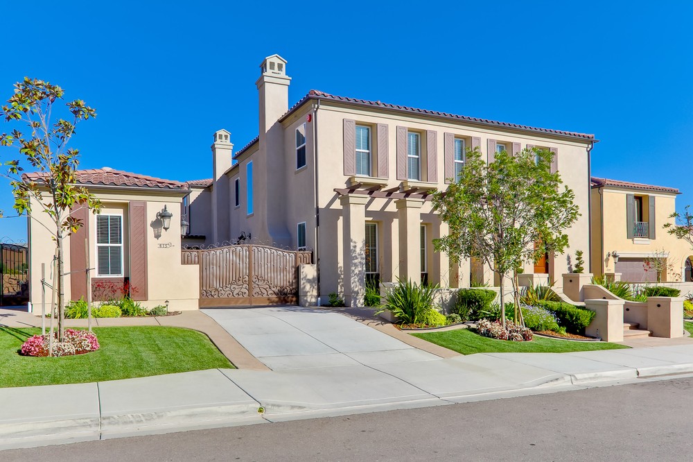 Virtual tour photo 1 of 76 for 415 Evening View Drive