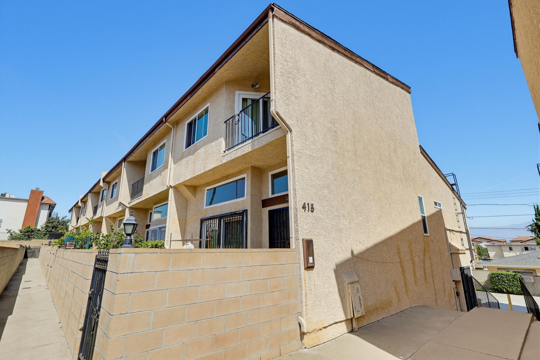 Virtual tour photo 3 of 73 for 415 S Sefton Ave Apt G