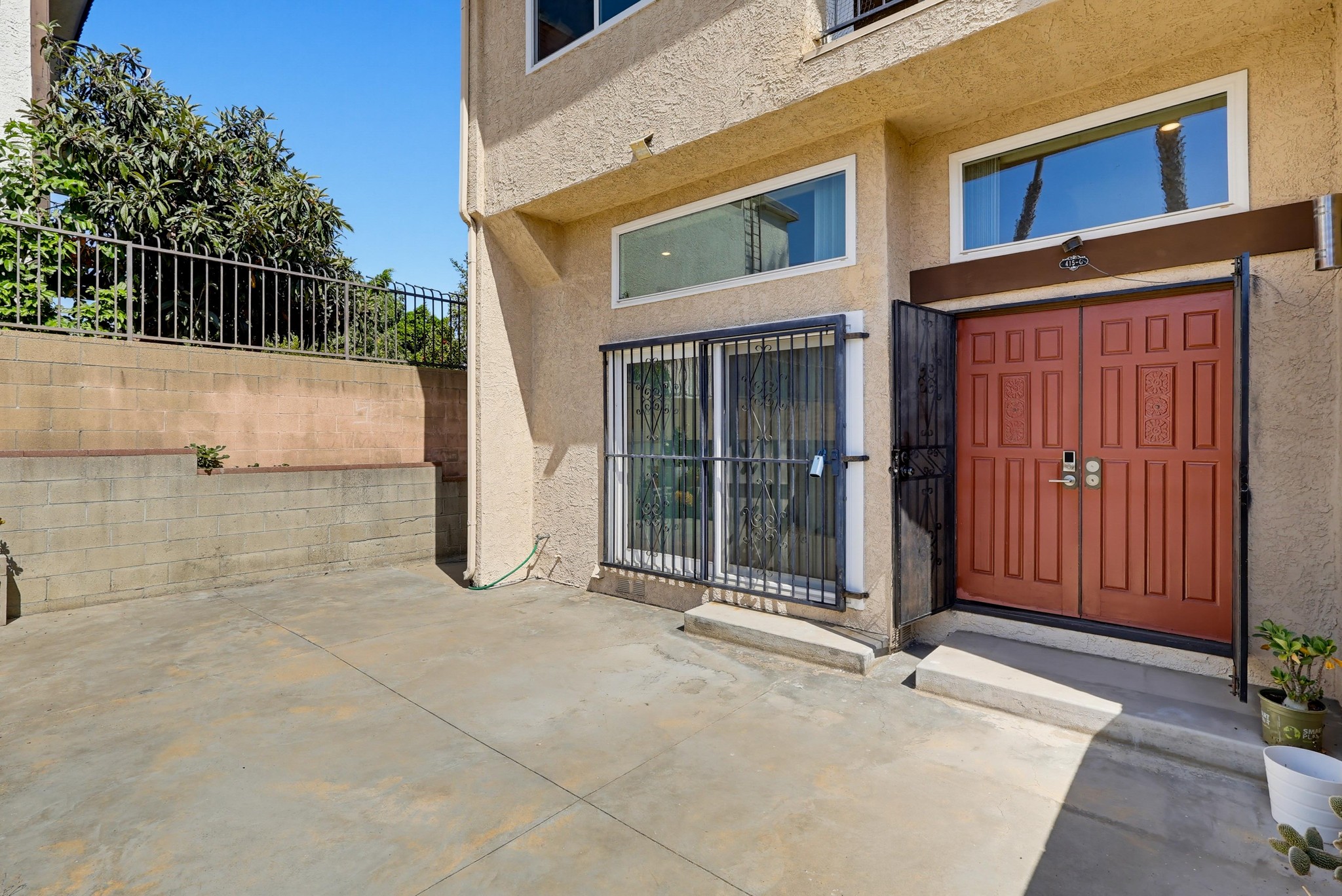 Virtual tour photo 5 of 73 for 415 S Sefton Ave Apt G