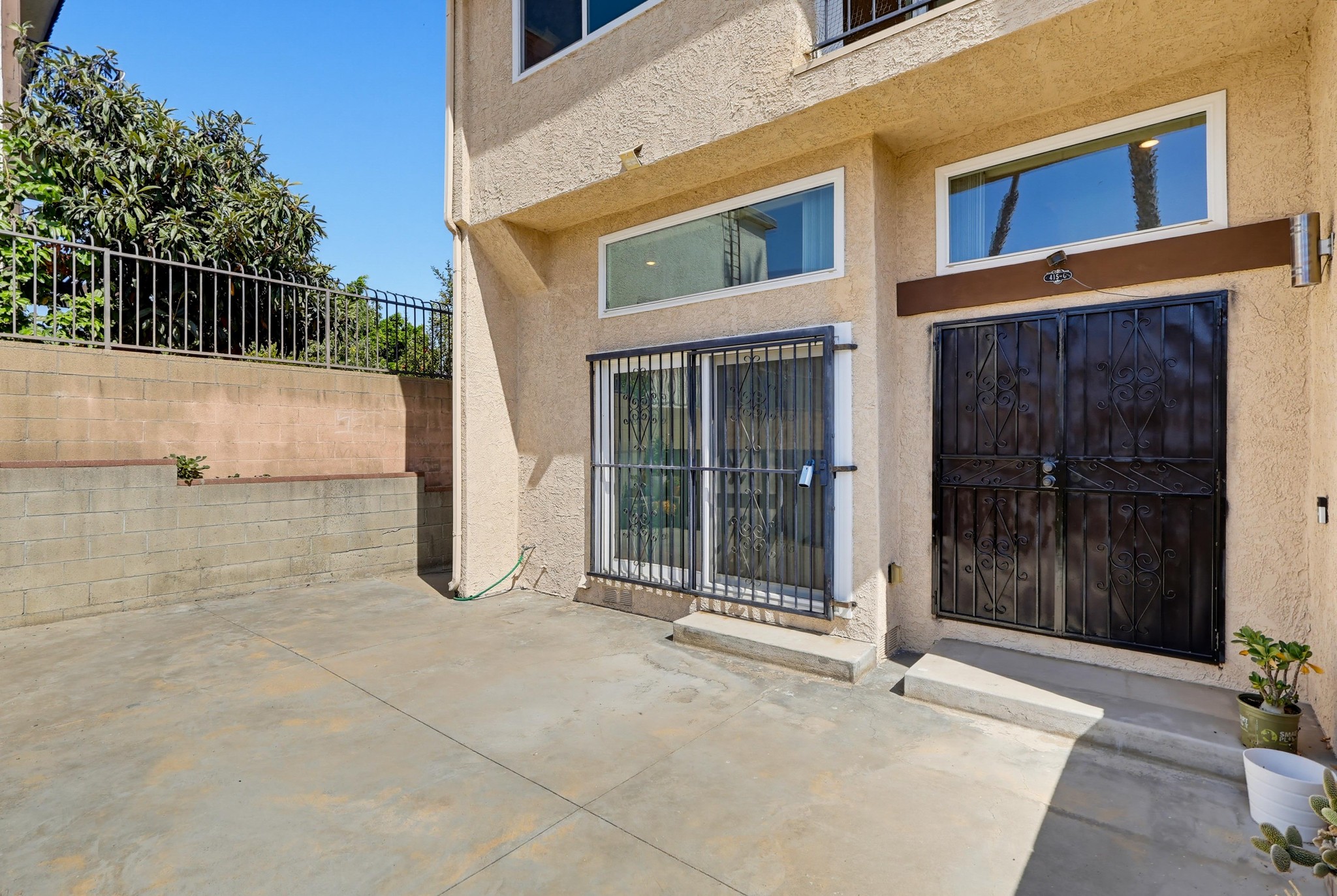 Virtual tour photo 7 of 73 for 415 S Sefton Ave Apt G