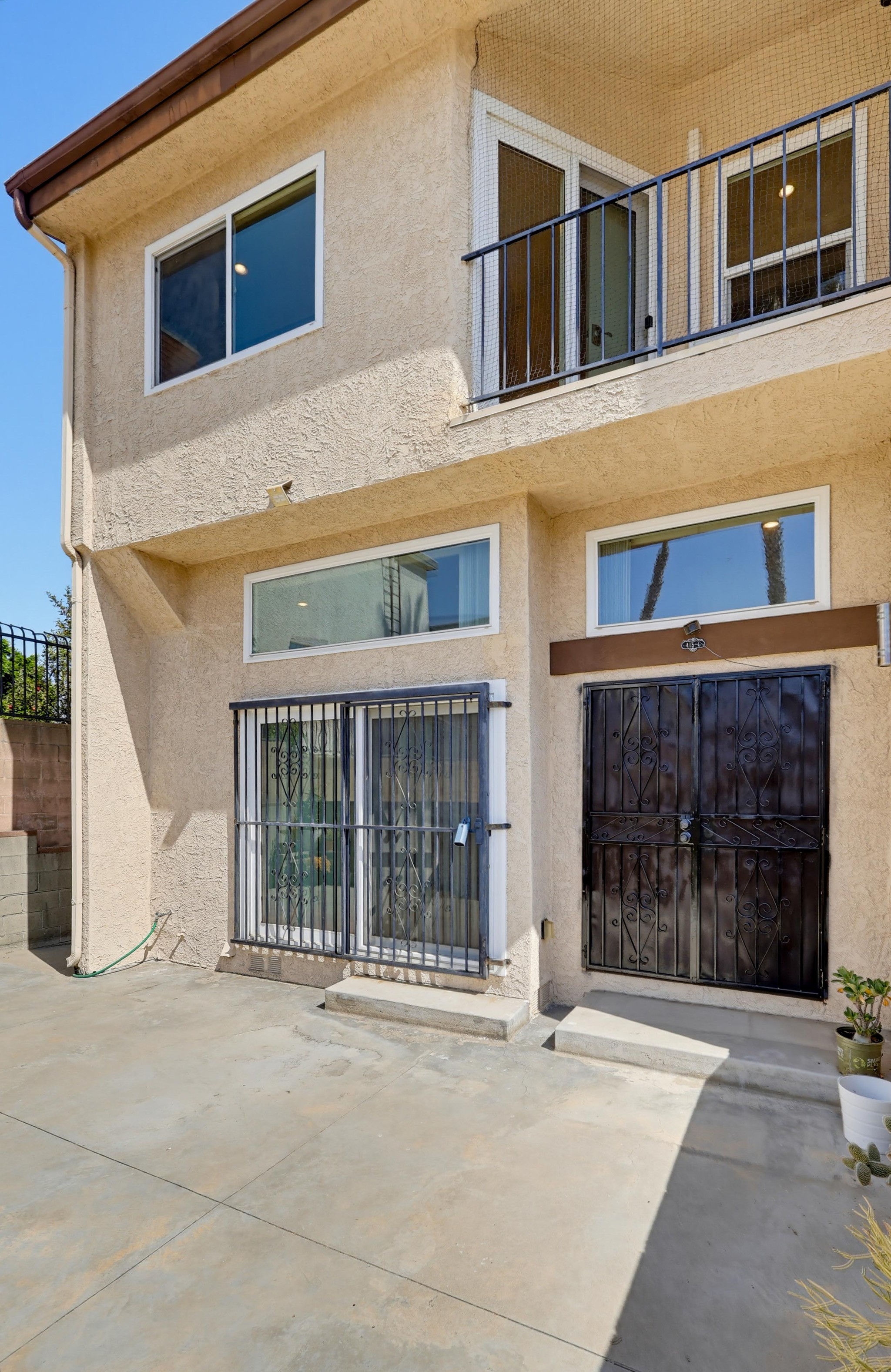 Virtual tour photo 8 of 73 for 415 S Sefton Ave Apt G
