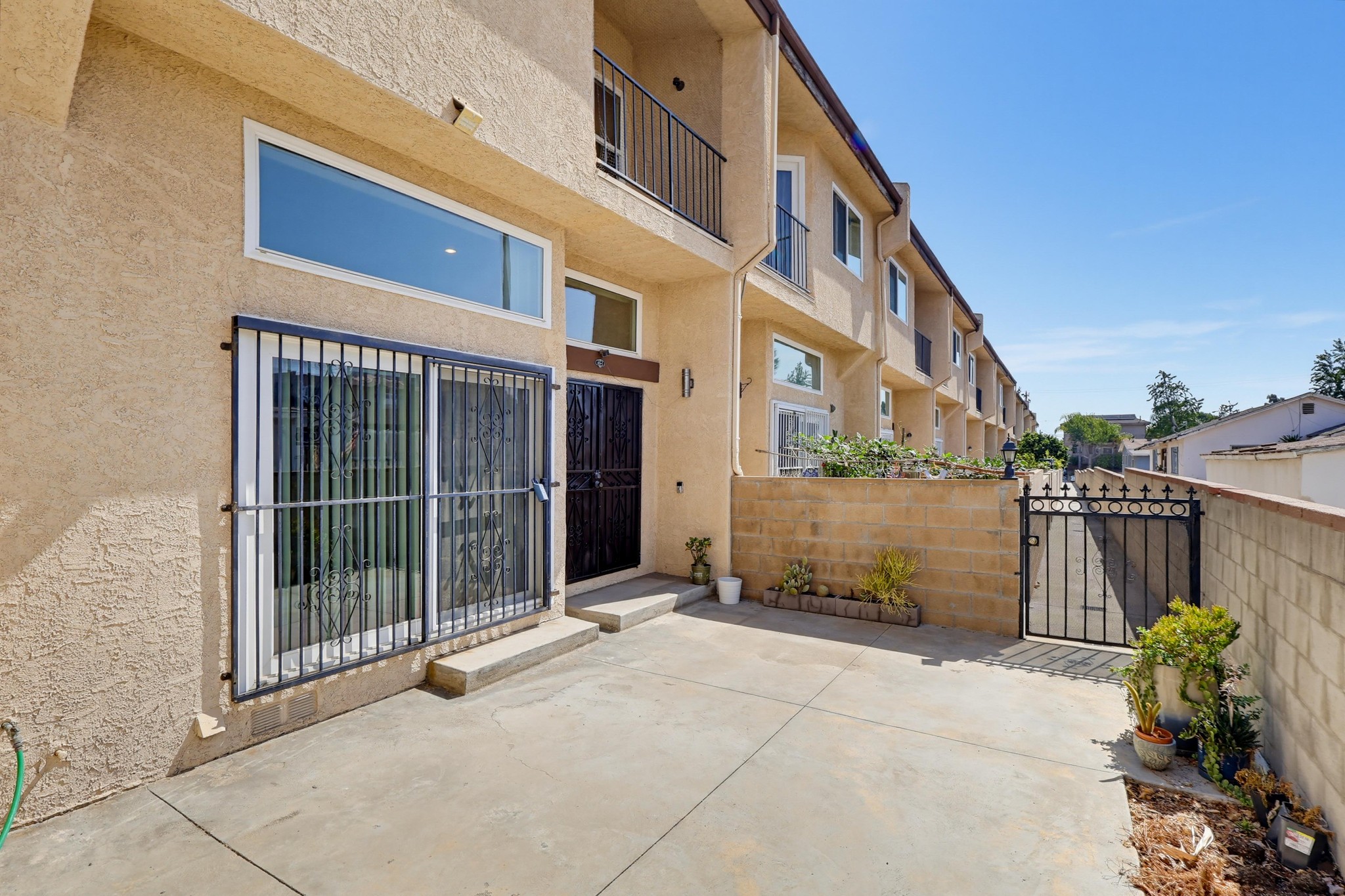 Virtual tour photo 11 of 73 for 415 S Sefton Ave Apt G