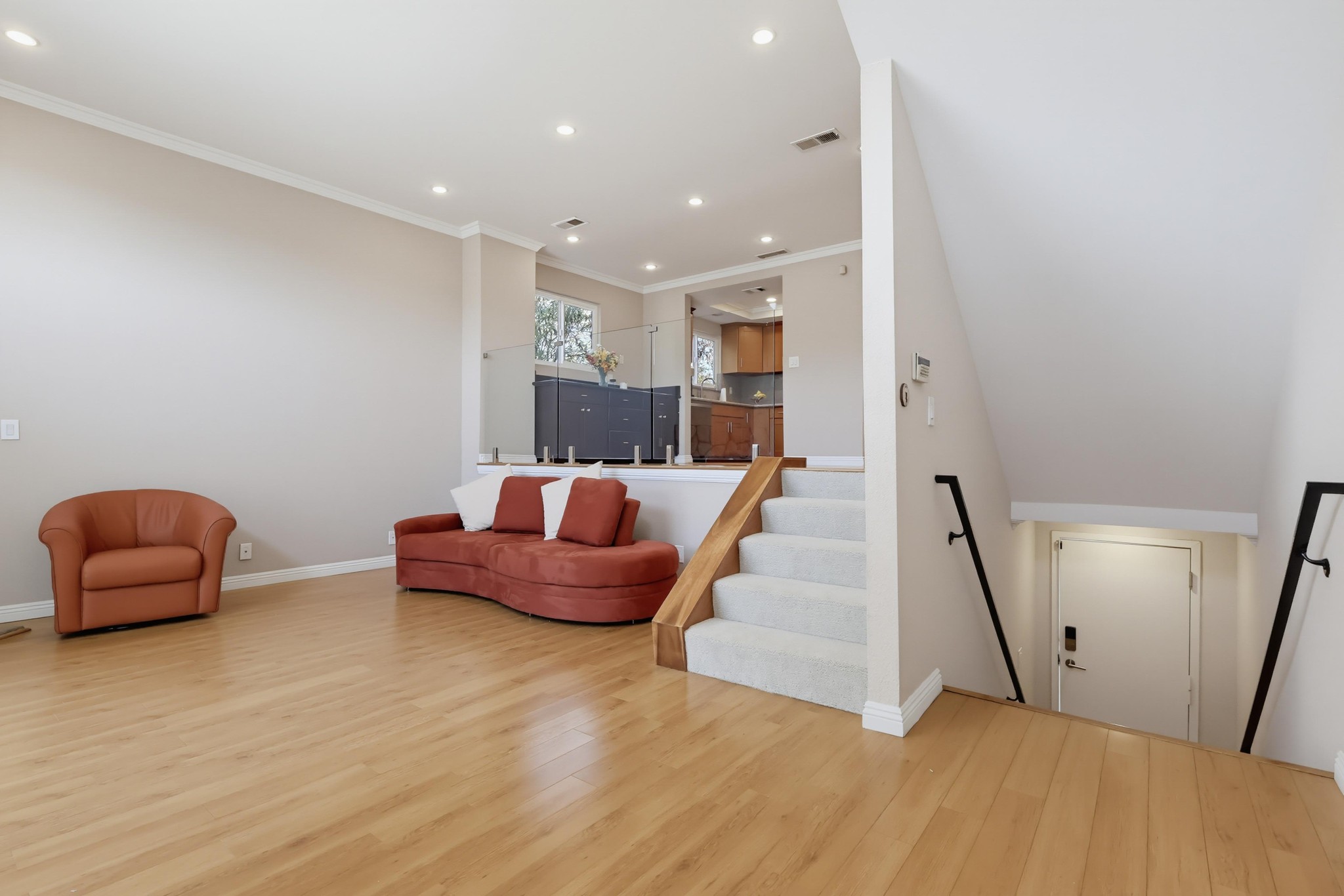 Virtual tour photo 14 of 73 for 415 S Sefton Ave Apt G