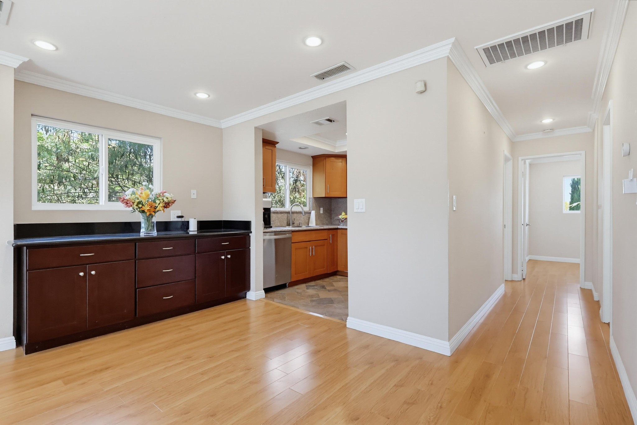 Virtual tour photo 21 of 73 for 415 S Sefton Ave Apt G