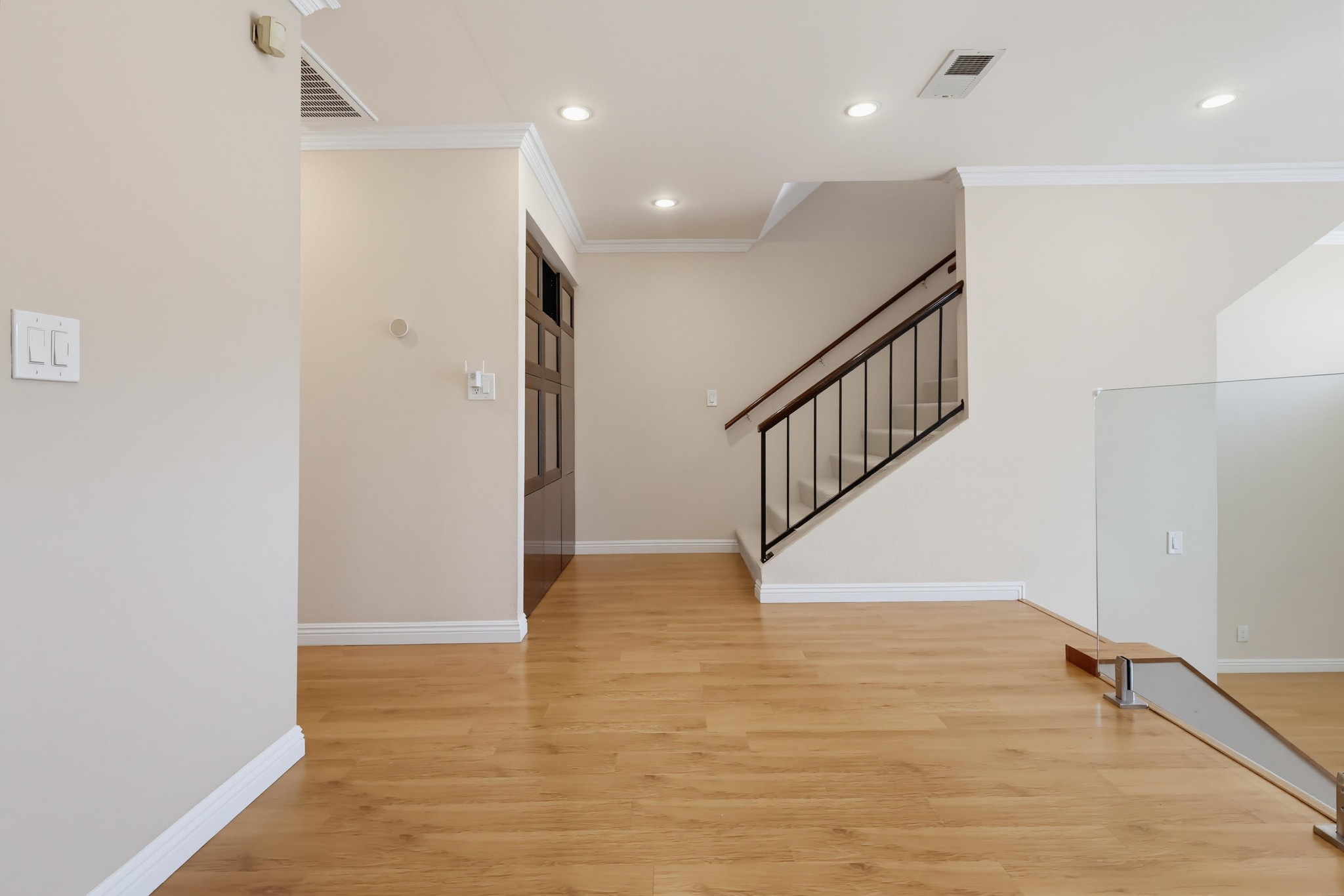 Virtual tour photo 24 of 73 for 415 S Sefton Ave Apt G
