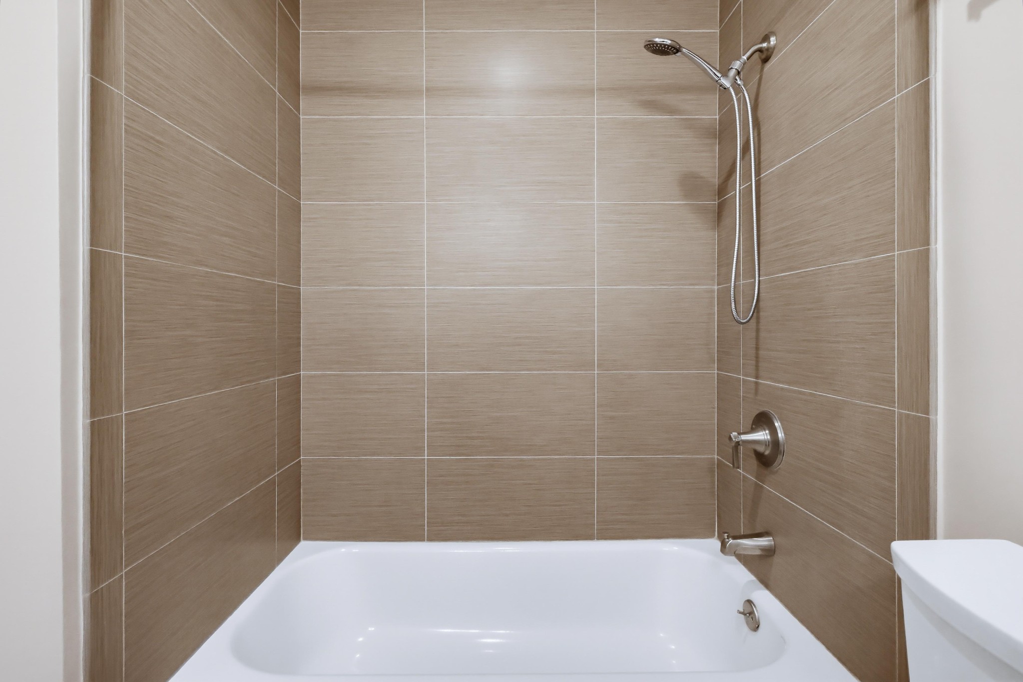 Virtual tour photo 34 of 73 for 415 S Sefton Ave Apt G