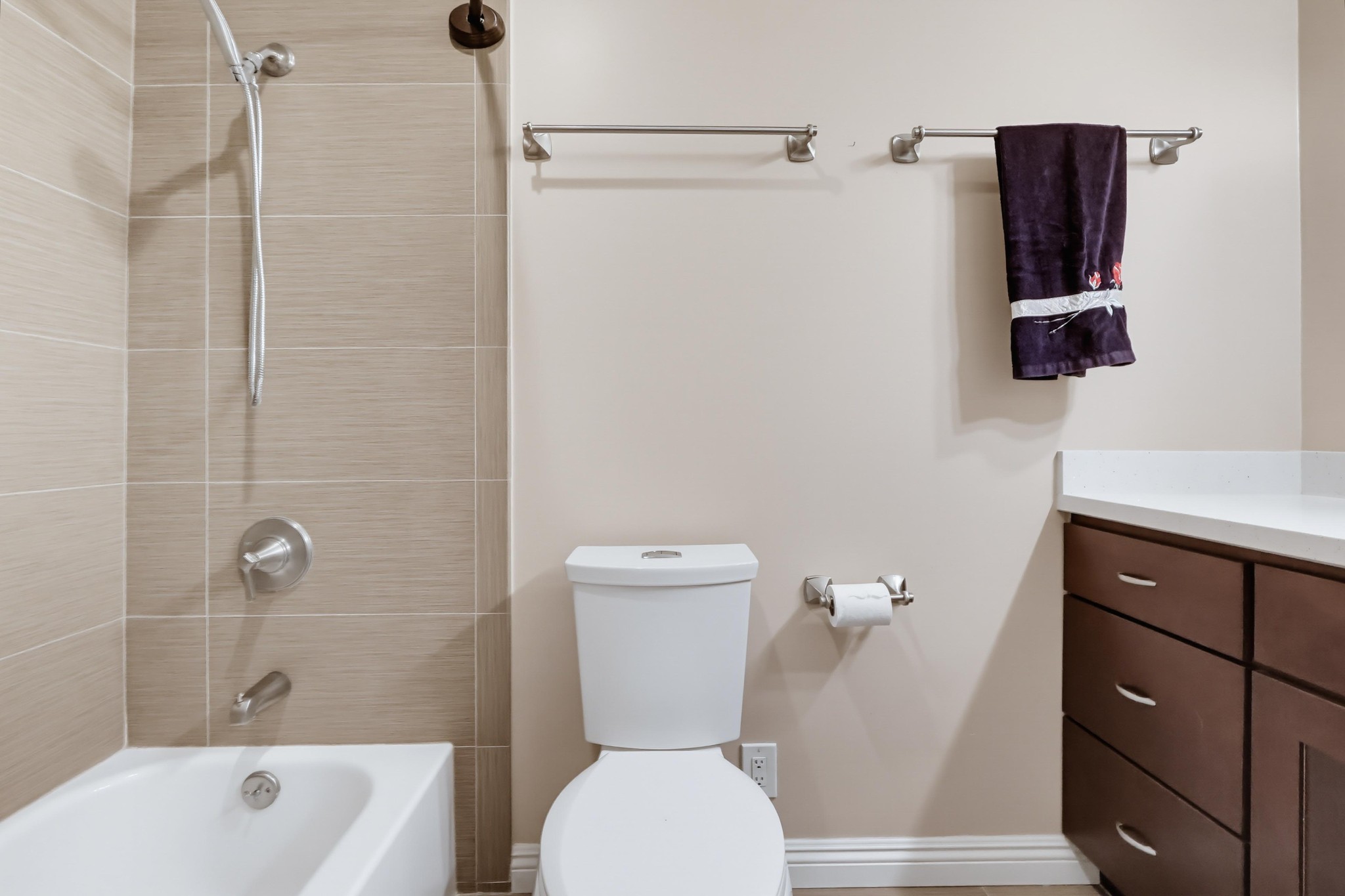 Virtual tour photo 35 of 73 for 415 S Sefton Ave Apt G