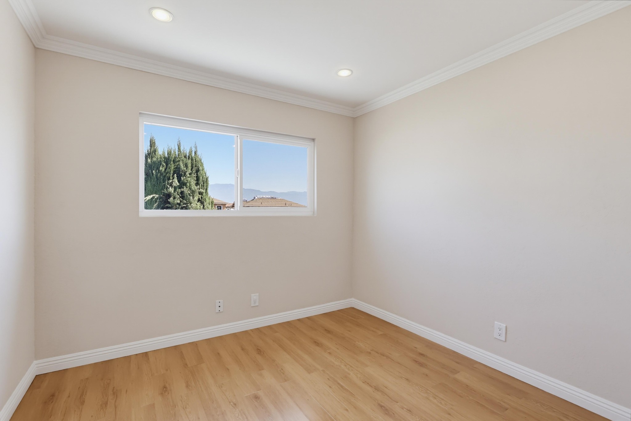Virtual tour photo 36 of 73 for 415 S Sefton Ave Apt G
