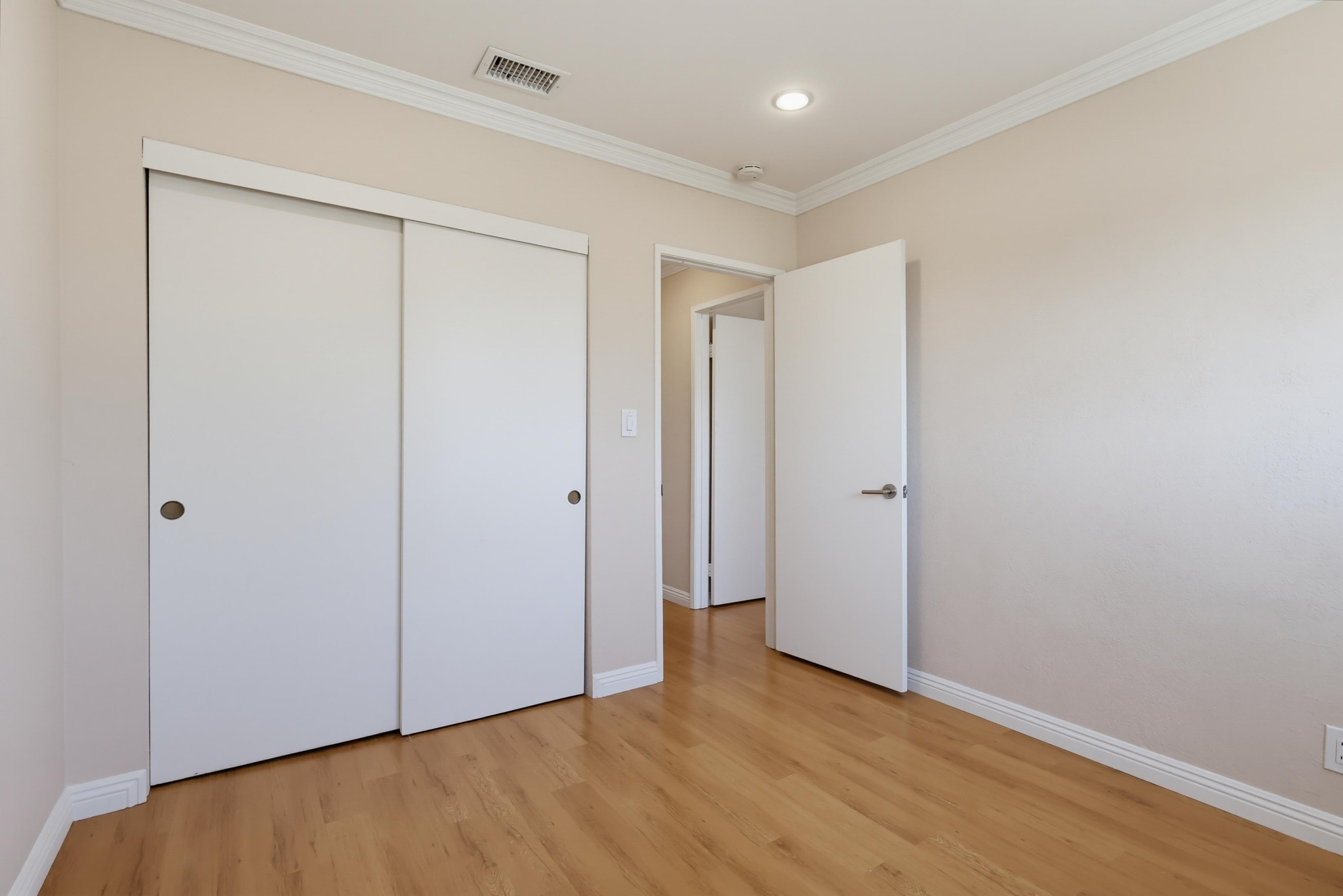 Virtual tour photo 38 of 73 for 415 S Sefton Ave Apt G