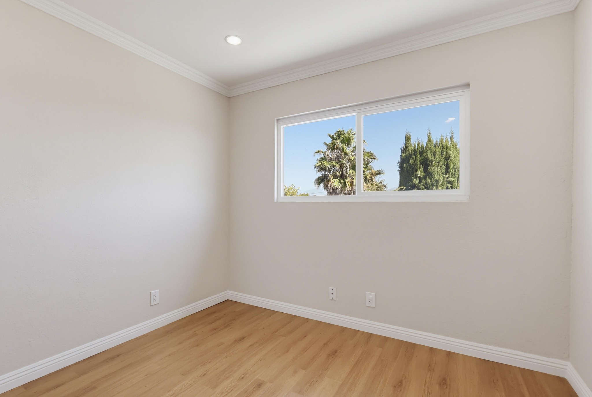 Virtual tour photo 39 of 73 for 415 S Sefton Ave Apt G