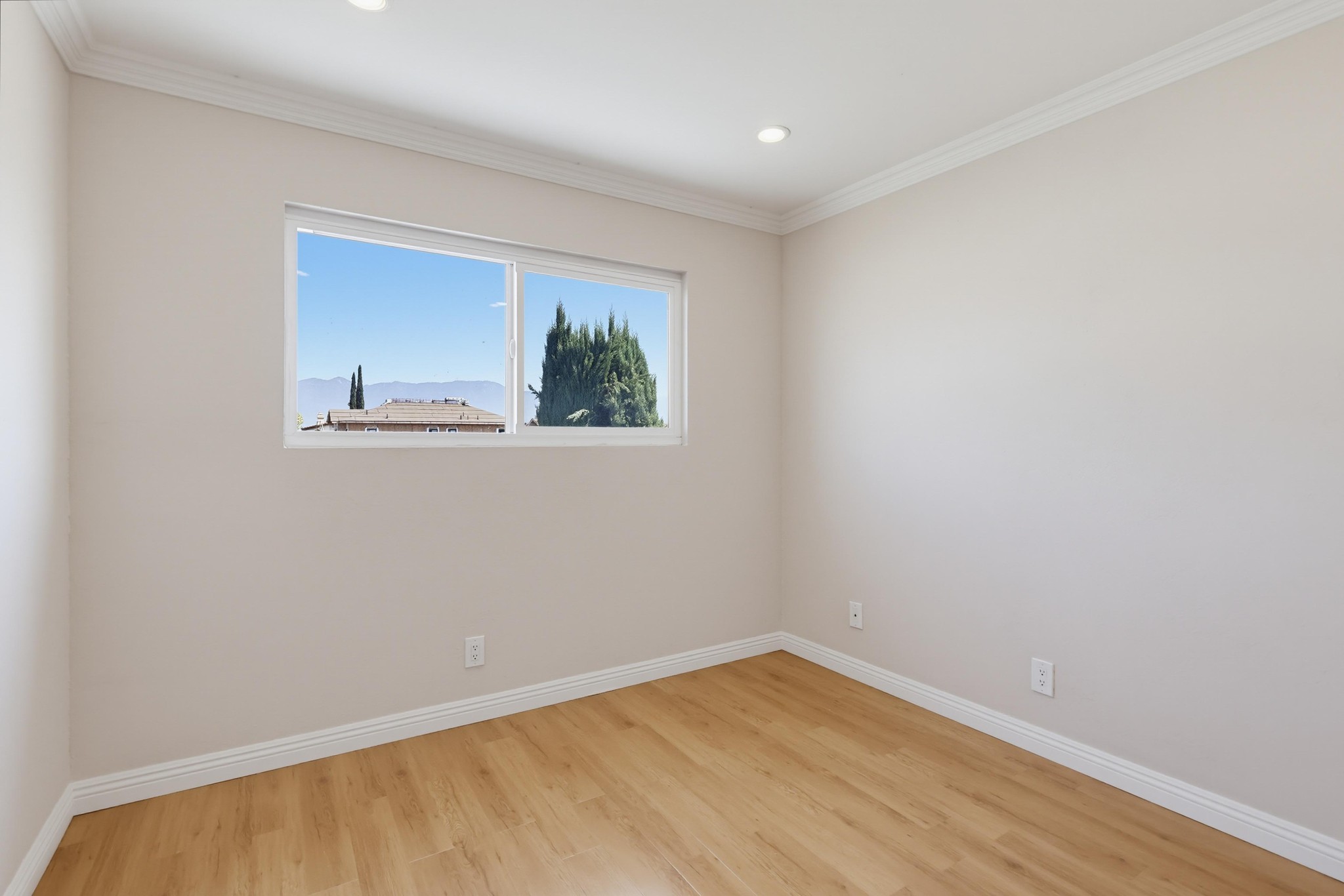 Virtual tour photo 41 of 73 for 415 S Sefton Ave Apt G