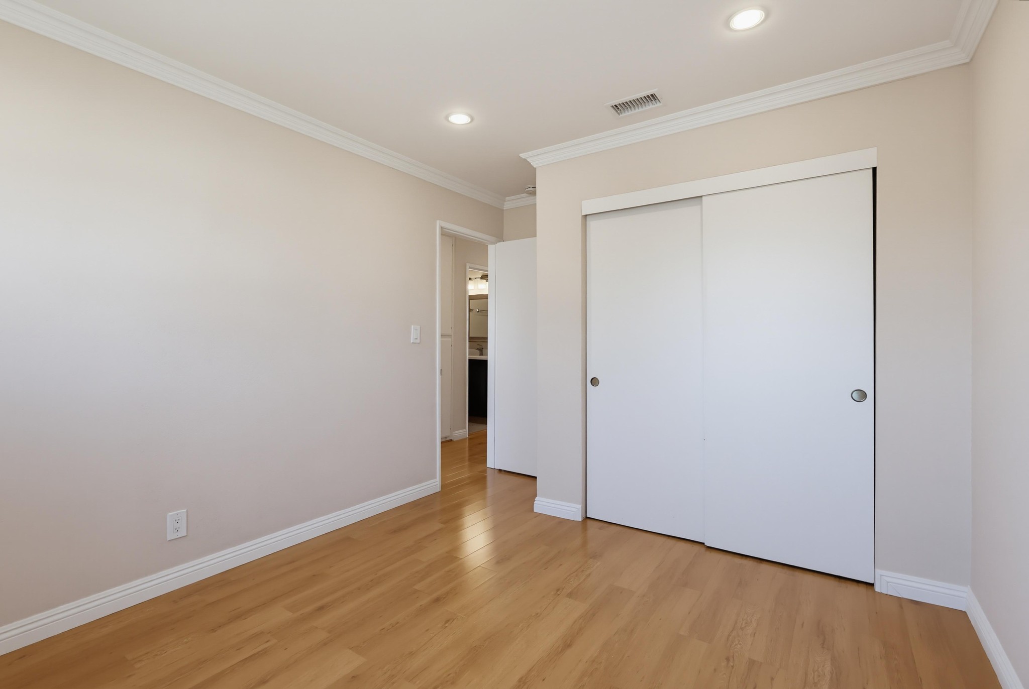Virtual tour photo 42 of 73 for 415 S Sefton Ave Apt G