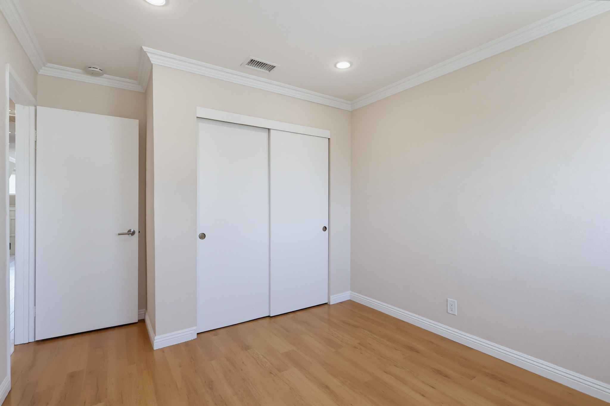Virtual tour photo 43 of 73 for 415 S Sefton Ave Apt G