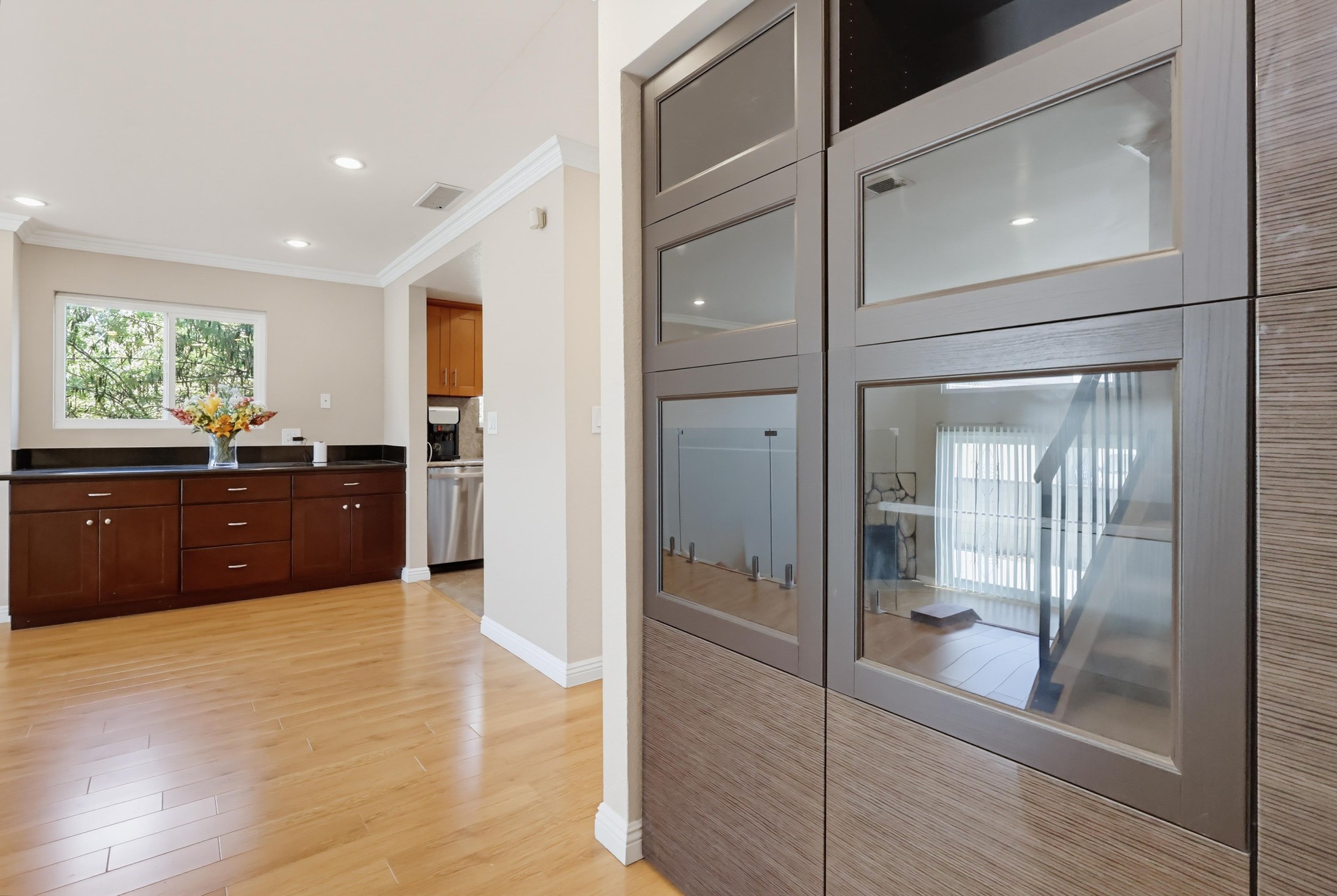Virtual tour photo 46 of 73 for 415 S Sefton Ave Apt G