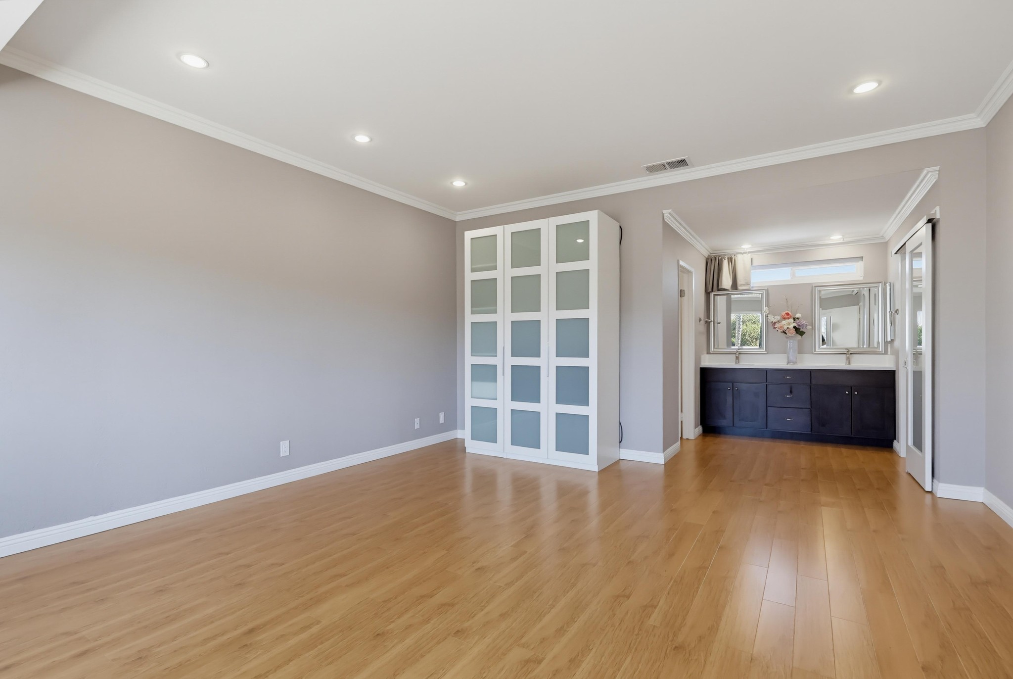 Virtual tour photo 51 of 73 for 415 S Sefton Ave Apt G