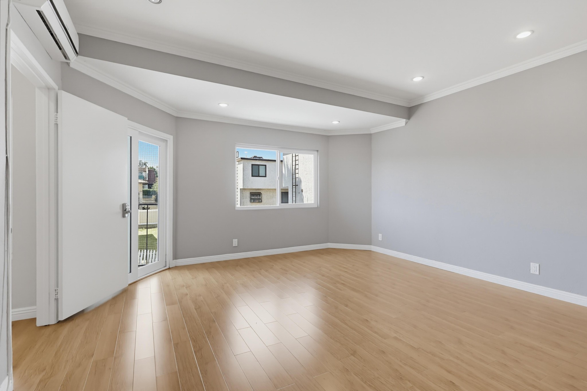 Virtual tour photo 54 of 73 for 415 S Sefton Ave Apt G