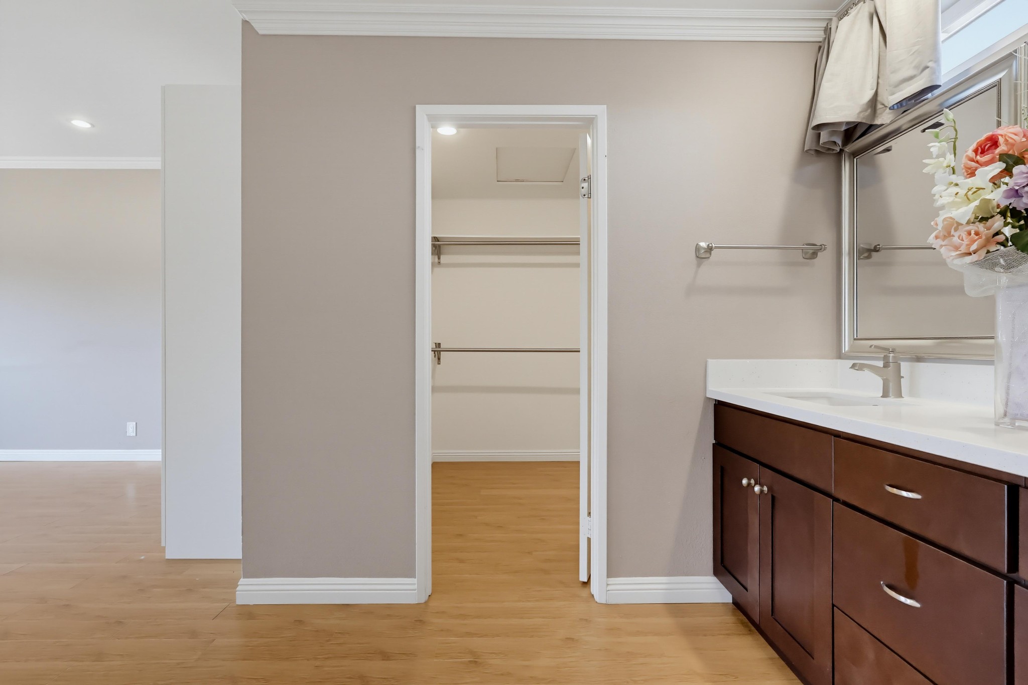 Virtual tour photo 57 of 73 for 415 S Sefton Ave Apt G