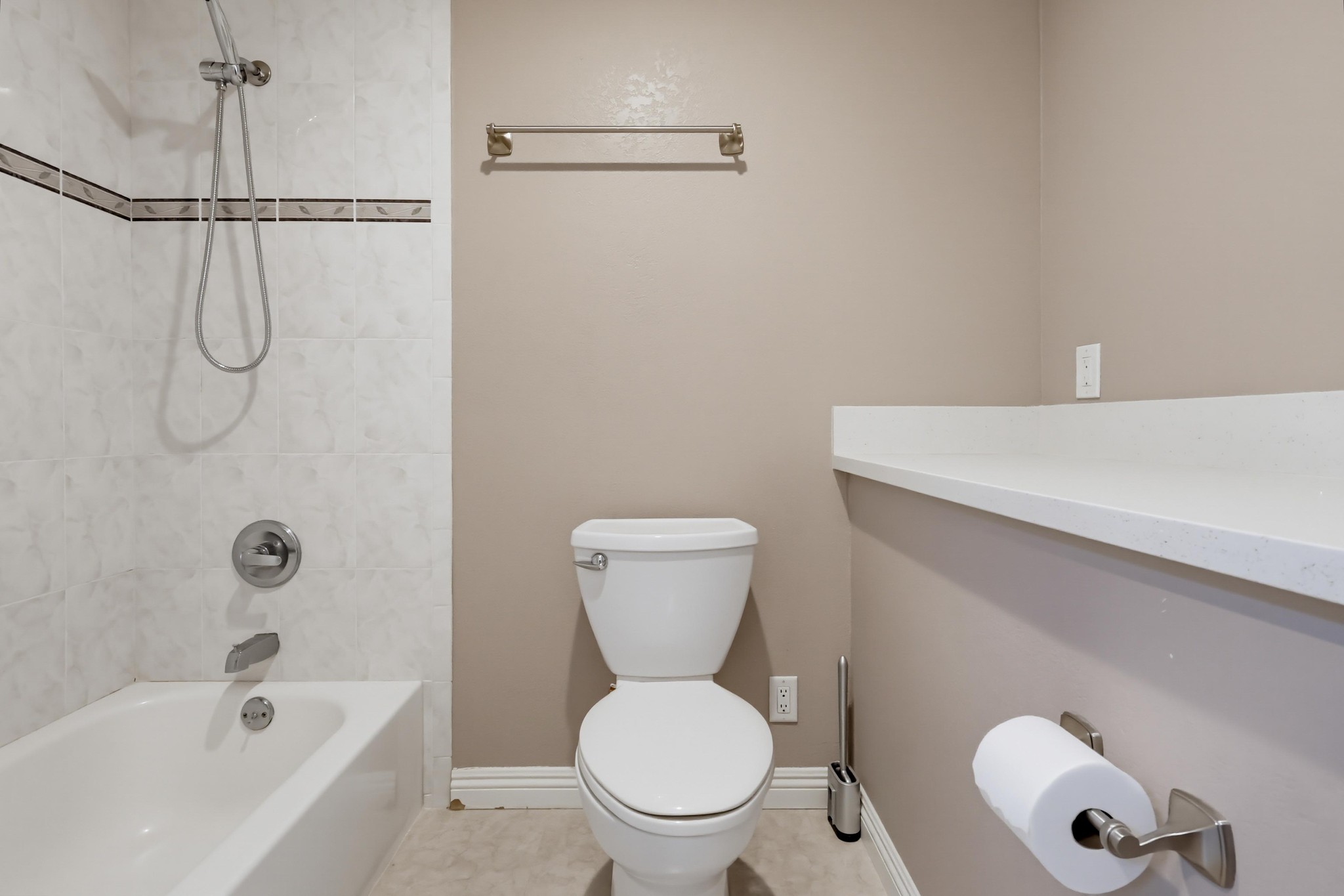 Virtual tour photo 59 of 73 for 415 S Sefton Ave Apt G