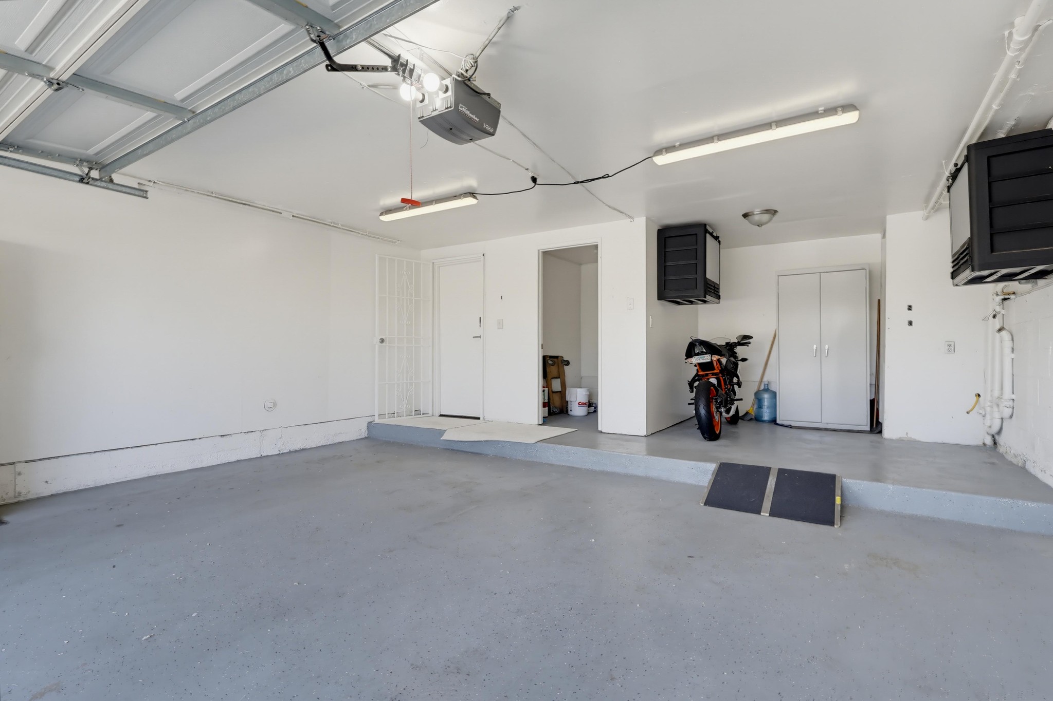 Virtual tour photo 64 of 73 for 415 S Sefton Ave Apt G