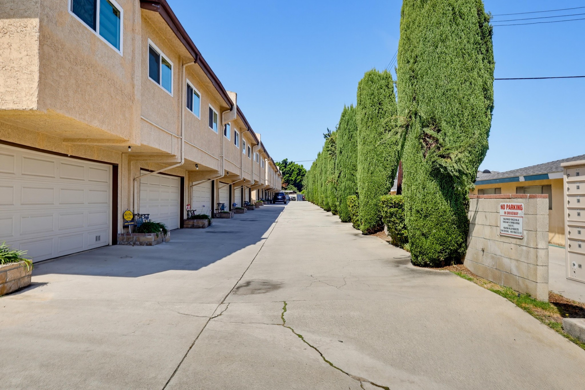 Virtual tour photo 72 of 73 for 415 S Sefton Ave Apt G