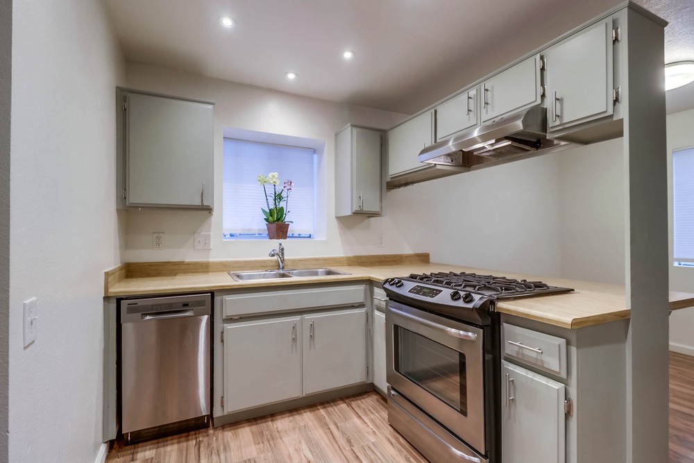 Virtual tour photo 16 of 25 for 4150 Lamont St