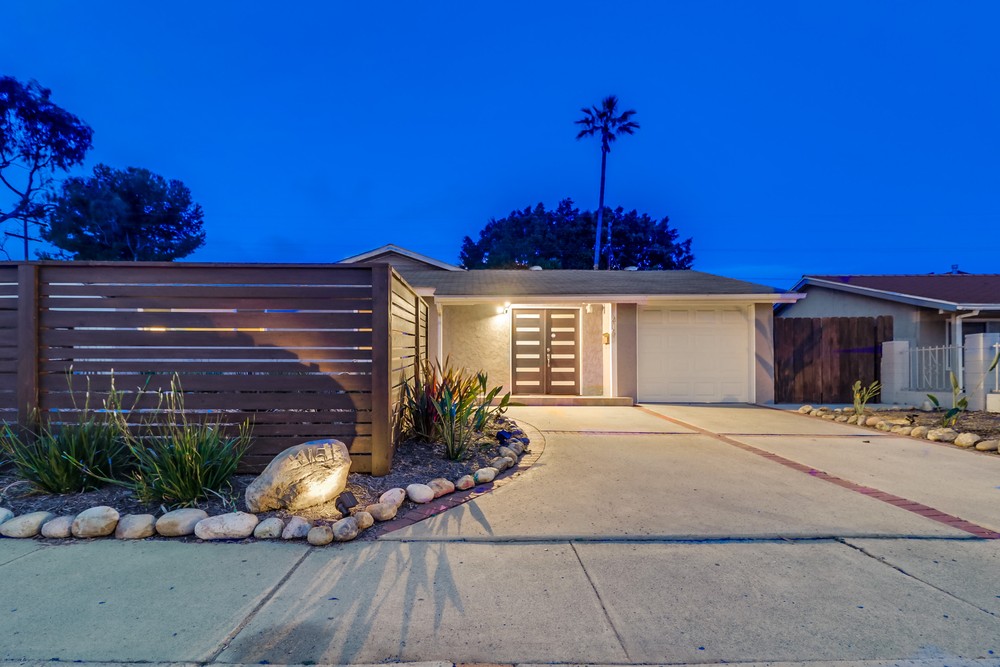 Virtual tour photo 3 of 95 for 4151 Clairemont Dr