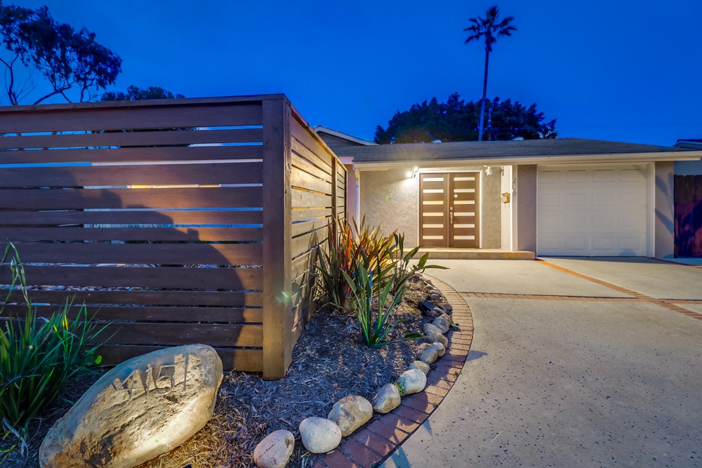 Virtual tour photo 4 of 95 for 4151 Clairemont Dr