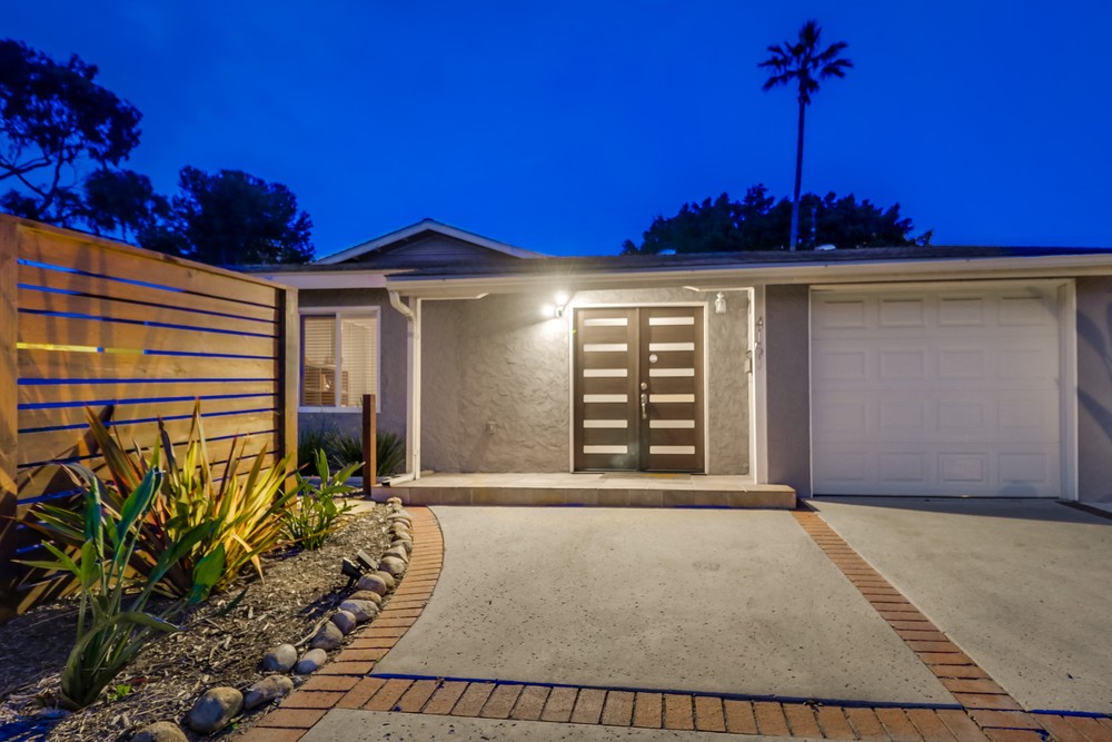 Virtual tour photo 5 of 95 for 4151 Clairemont Dr