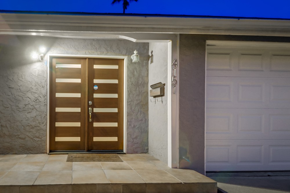 Virtual tour photo 6 of 95 for 4151 Clairemont Dr