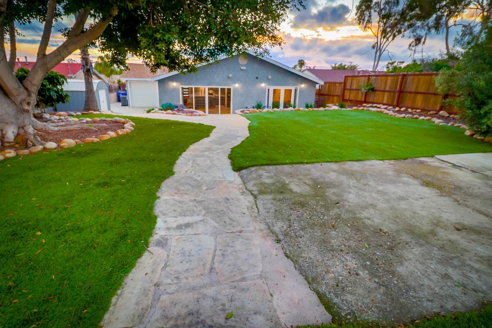 Virtual tour photo 14 of 95 for 4151 Clairemont Dr