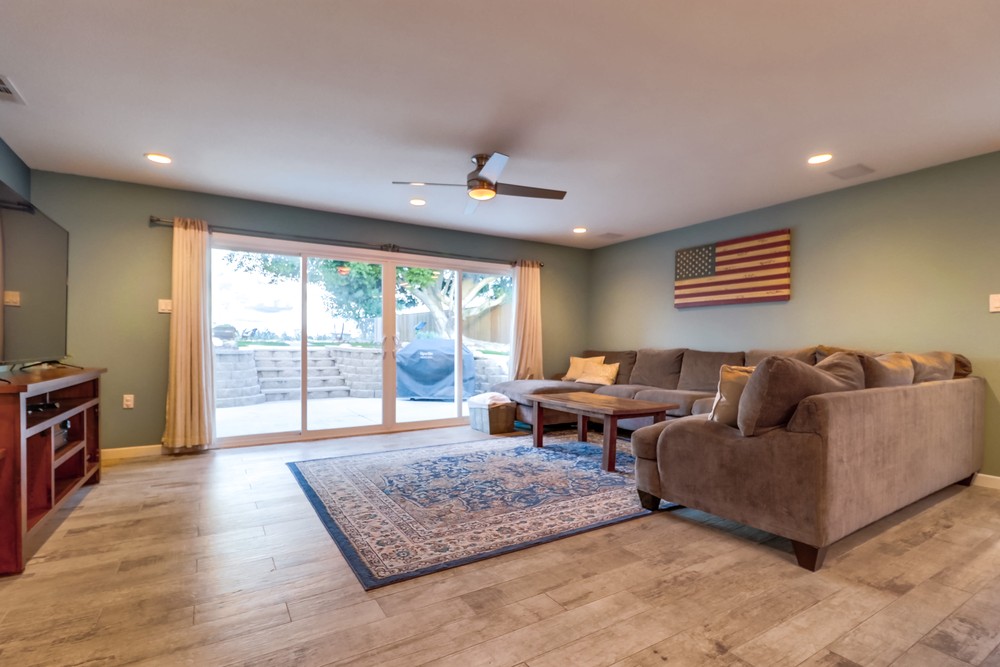 Virtual tour photo 30 of 95 for 4151 Clairemont Dr