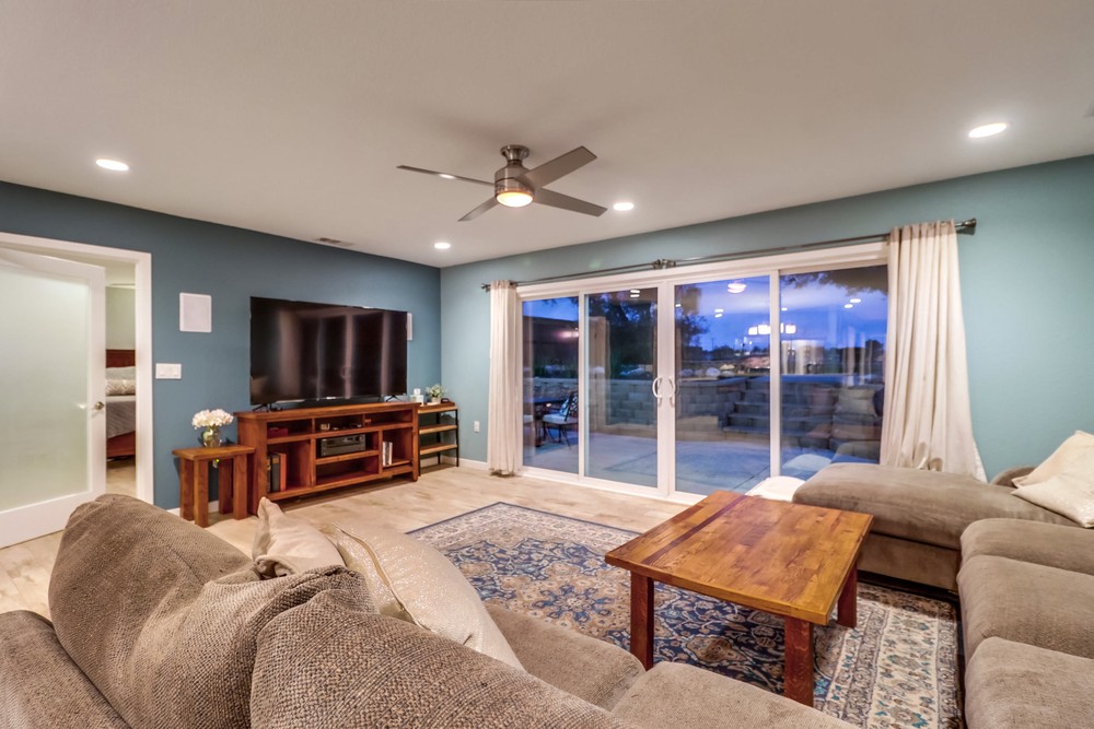 Virtual tour photo 32 of 95 for 4151 Clairemont Dr