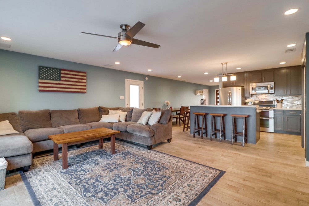 Virtual tour photo 37 of 95 for 4151 Clairemont Dr