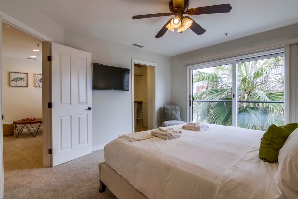 Virtual tour photo 32 of 48 for 4151 Mission Blvd #215