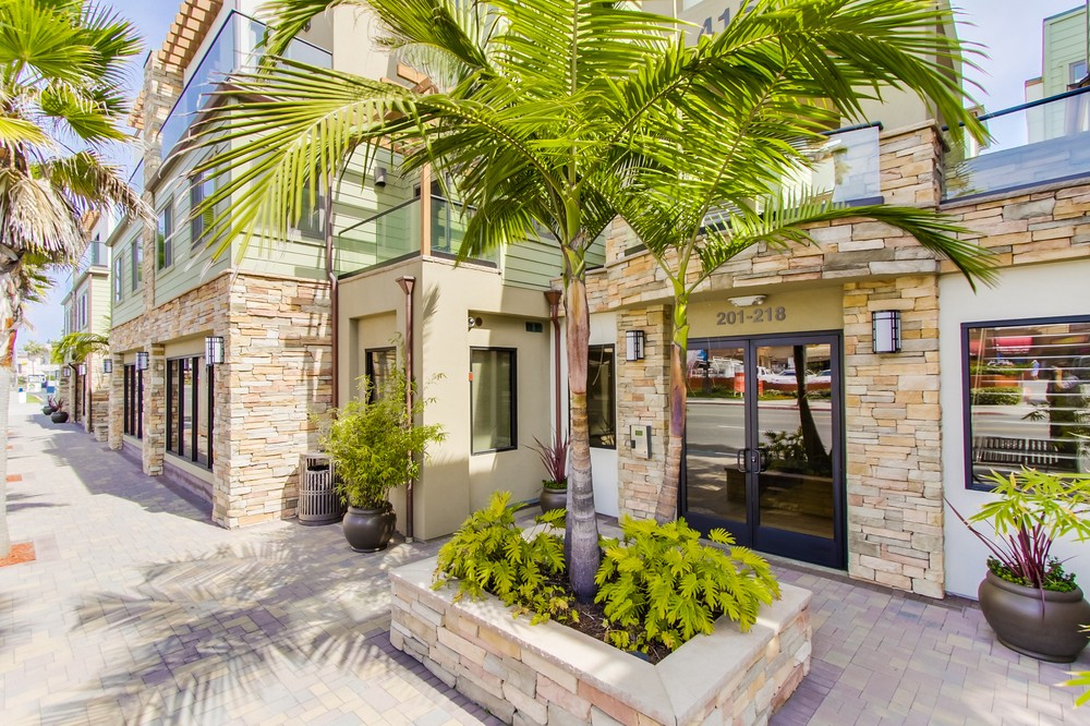 Virtual tour photo 3 of 33 for 4151 Mission Boulevard #213